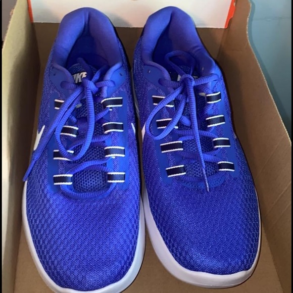 Nike shoes - Picture 3 of 3